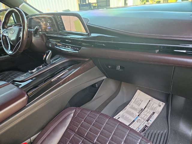 Certified 2022 Cadillac Escalade ESV Premium Luxury Platinum AWD/4WD image 30