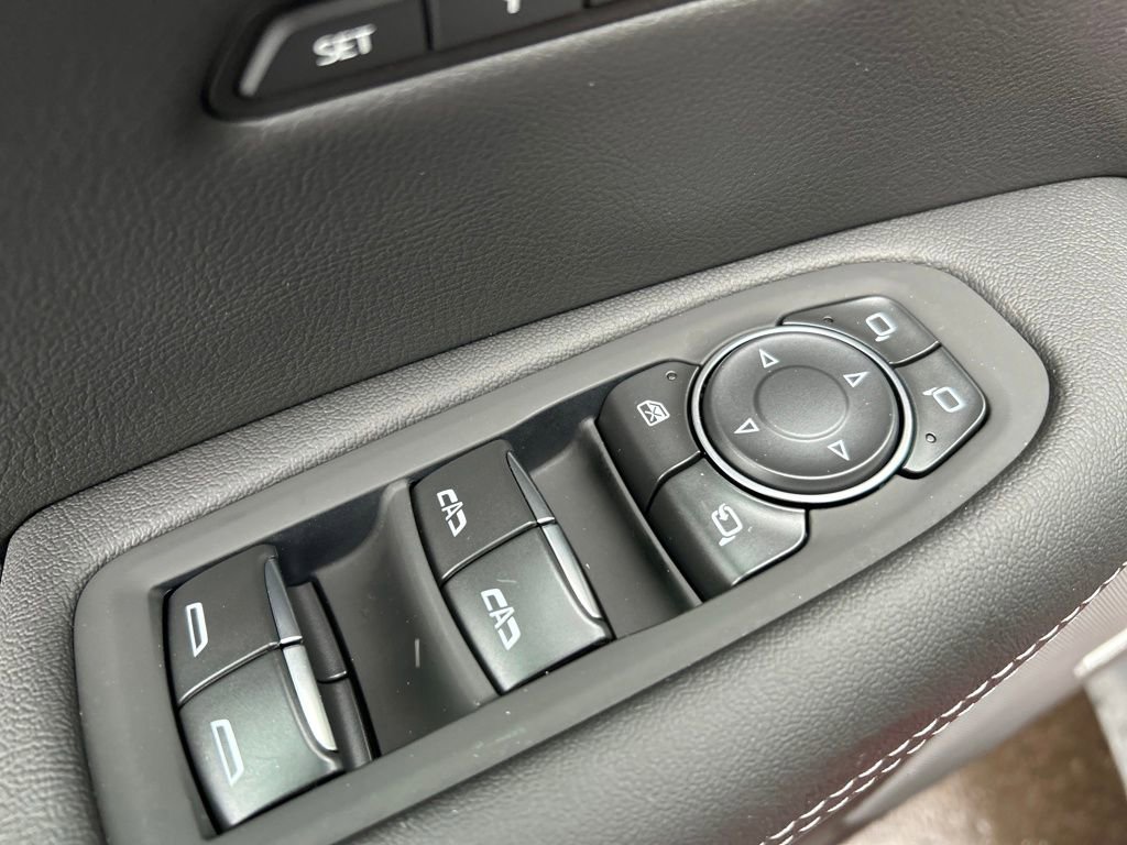 Used 2025 Cadillac XT5 Premium Luxury w/ LPO, Floor Liner Package image 21