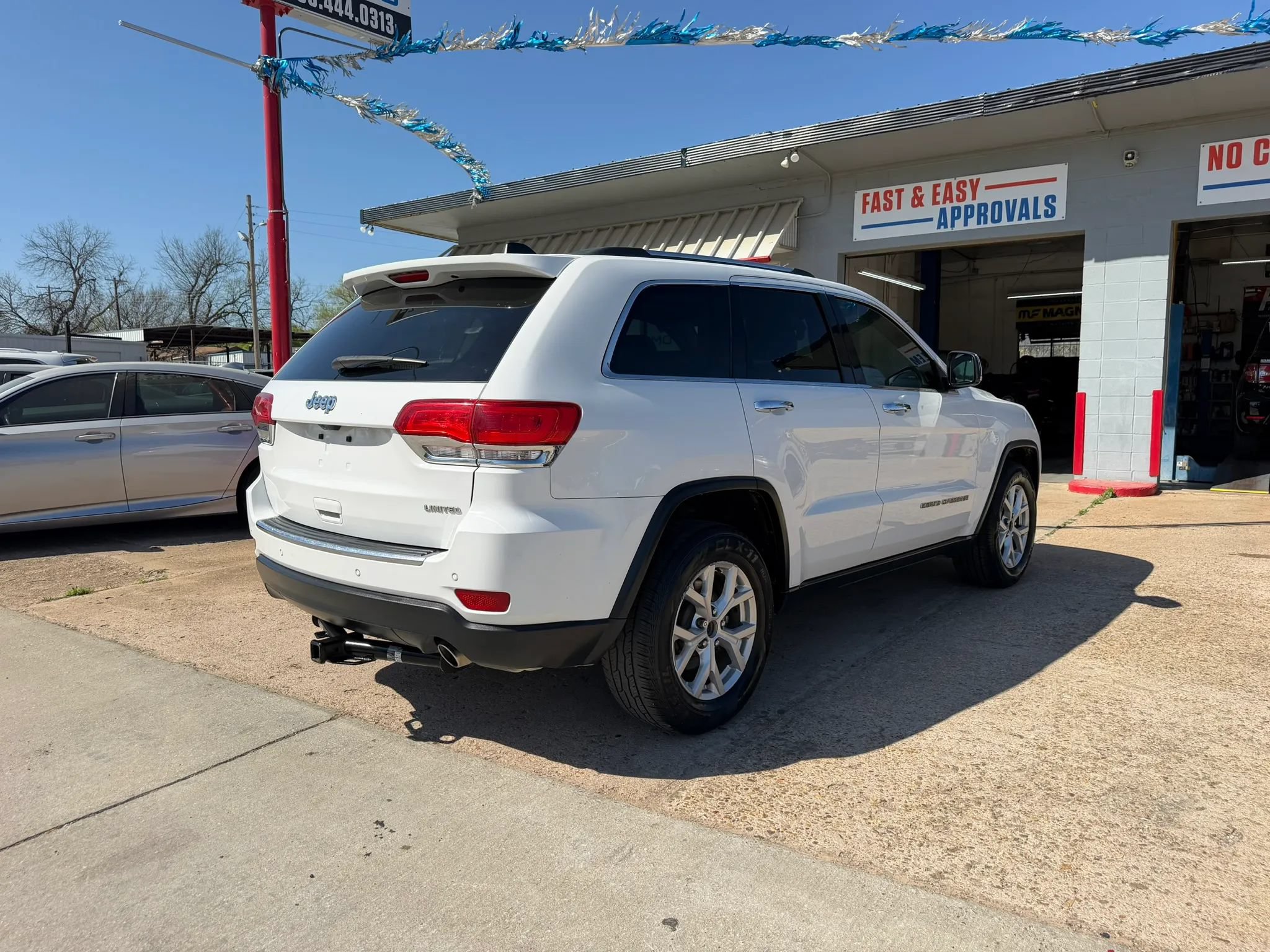 Used 2017 Jeep Grand Cherokee Limited w/ Luxury Group II RWD image 6