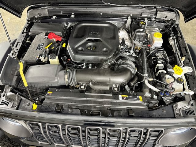 Used 2024 Jeep Wrangler Unlimited Rubicon AWD/4WD image 34