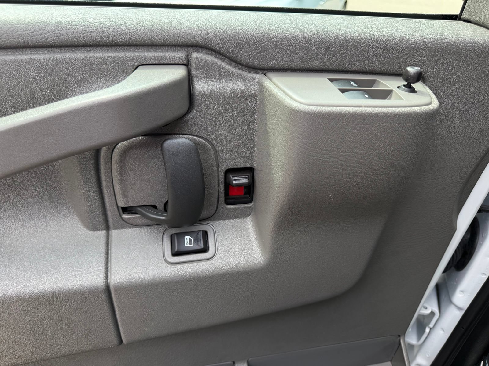 Used 2025 Chevrolet Express 3500 LT w/ LT Preferred Equipment Group RWD image 10