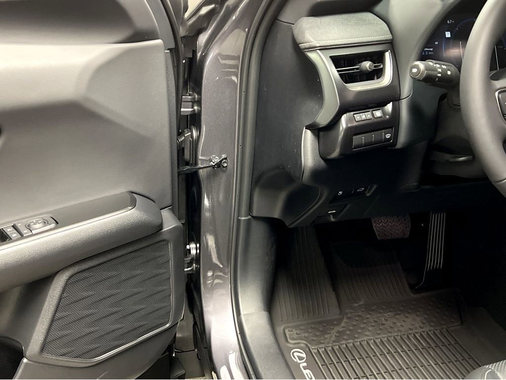 New 2026 Lexus UX 300h AWD image 42