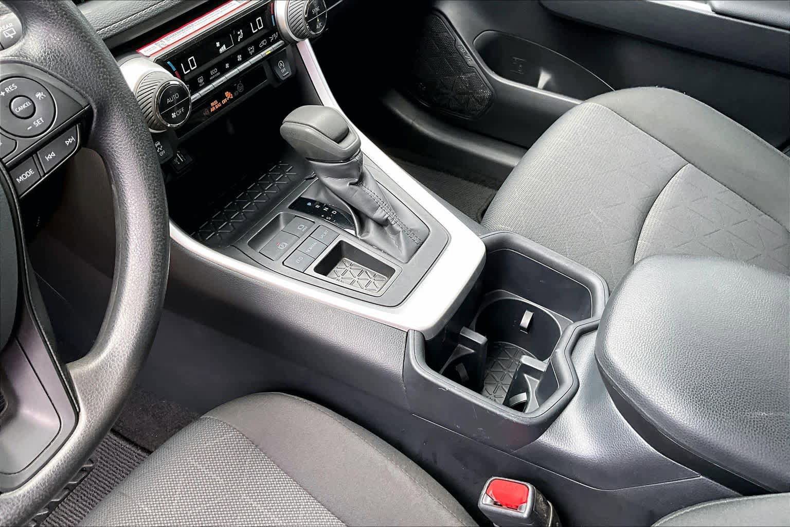Used 2025 Toyota RAV4 XLE w/ Convenience Package FWD image 17
