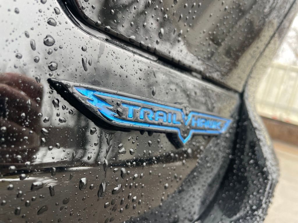 Used 2024 Jeep Grand Cherokee Trailhawk w/ Luxury Tech Group III image 12