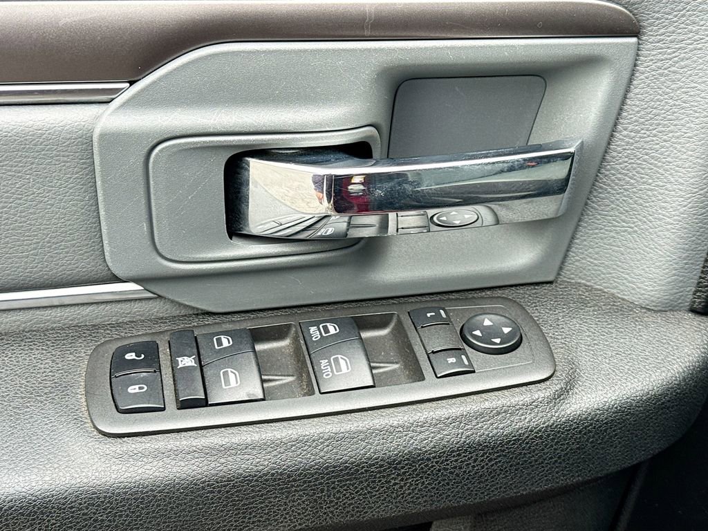 Used 2022 RAM 1500 Classic SLT RWD image 18