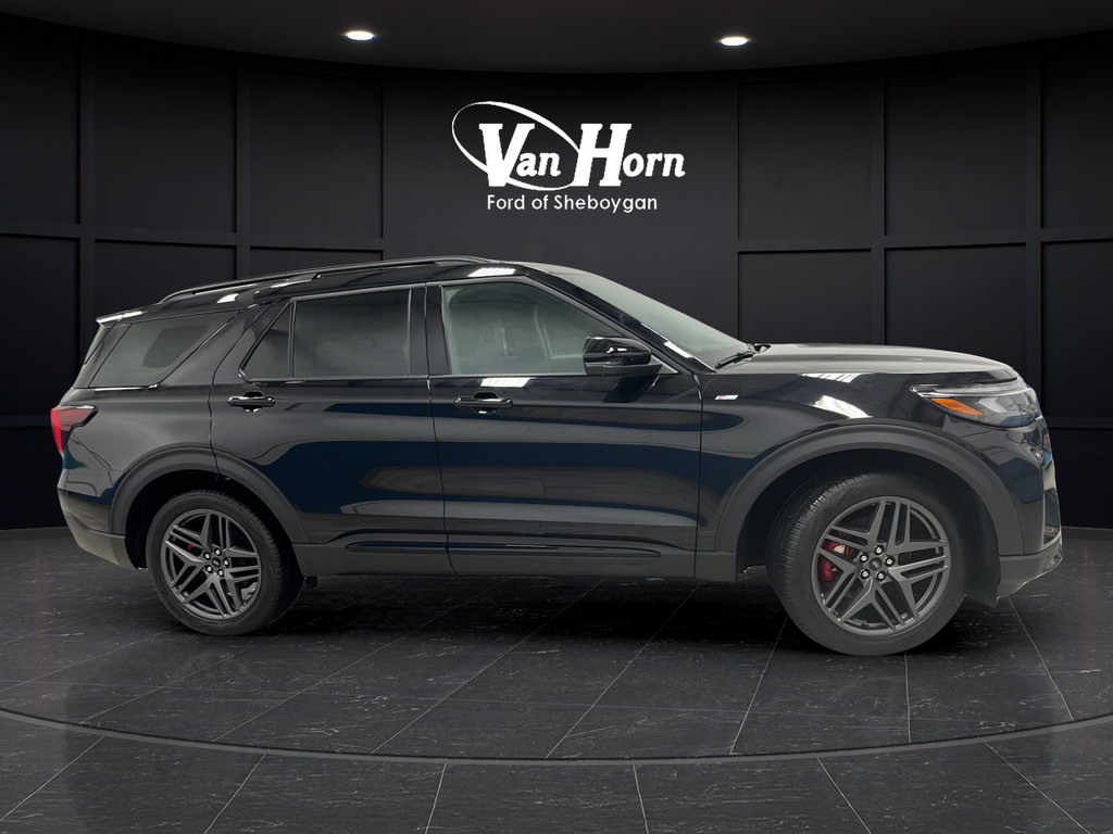 Used 2026 Ford Explorer ST-Line w/ ST-Line Street Pack AWD/4WD image 8