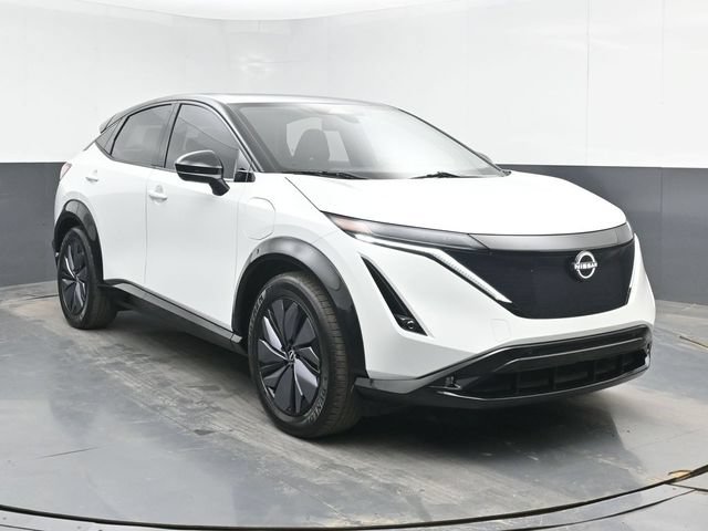 Used 2023 Nissan Ariya AWD image 2