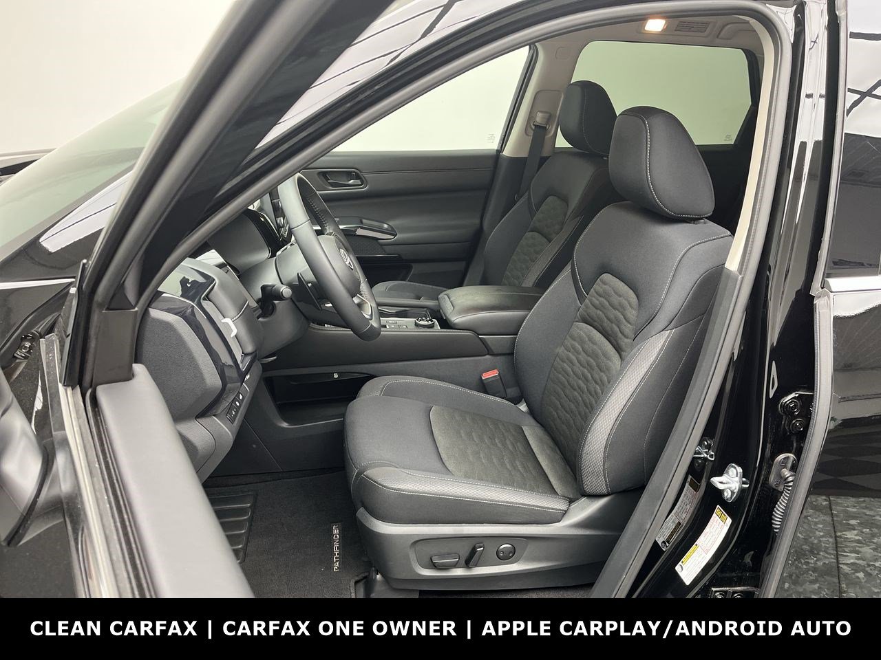 Used 2025 Nissan Pathfinder SV image 8