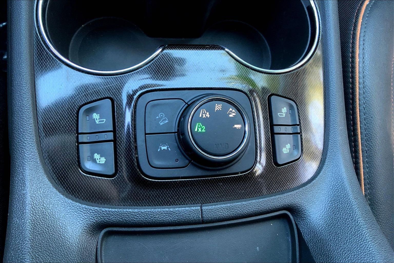 Used 2020 GMC Acadia AT4 w/ Driver Alert Package II image 30