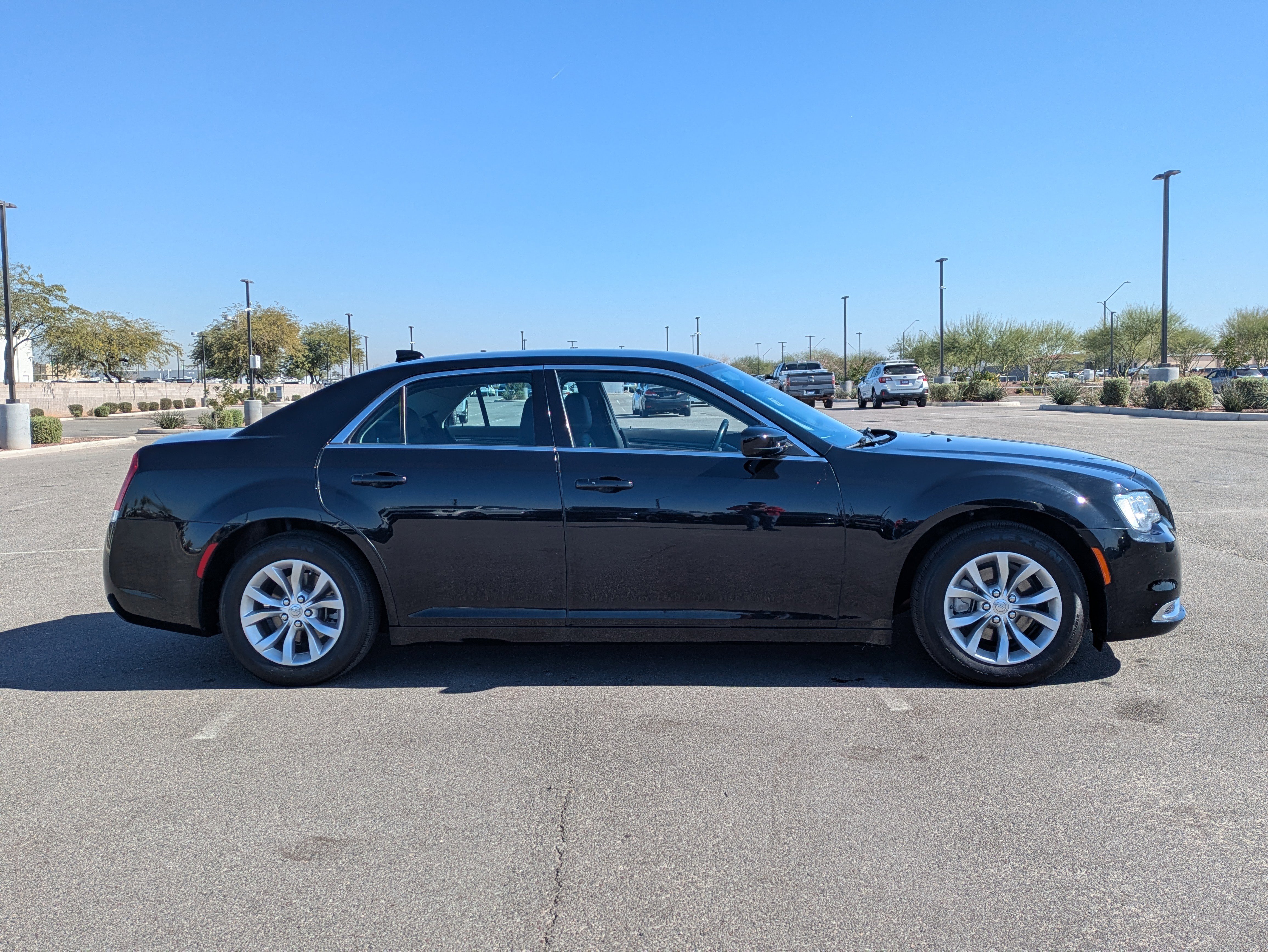 Used 2021 Chrysler 300 Touring image 6