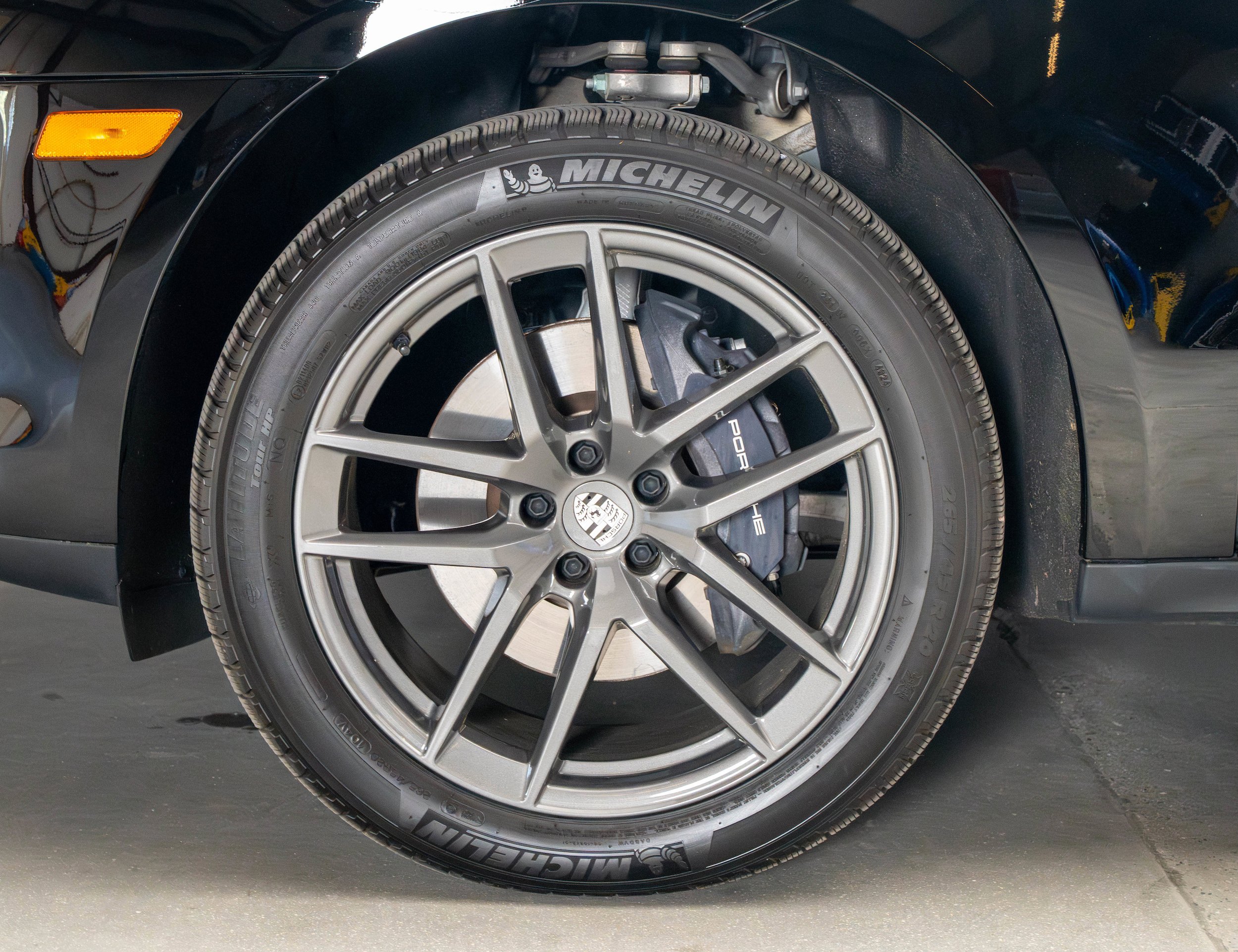 Certified 2025 Porsche Macan Turbo image 20