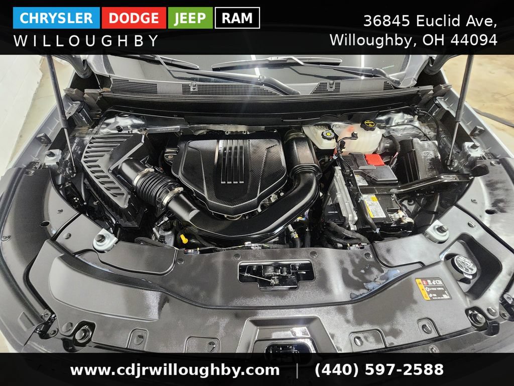 Used 2025 Chevrolet Traverse Z71 AWD/4WD image 39