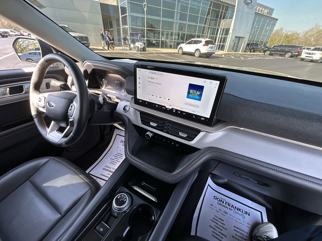 Used 2025 Ford Explorer Active w/ Active Comfort Package image 11
