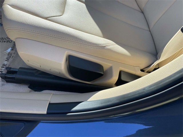 Used 2016 BMW 320i Sedan image 11