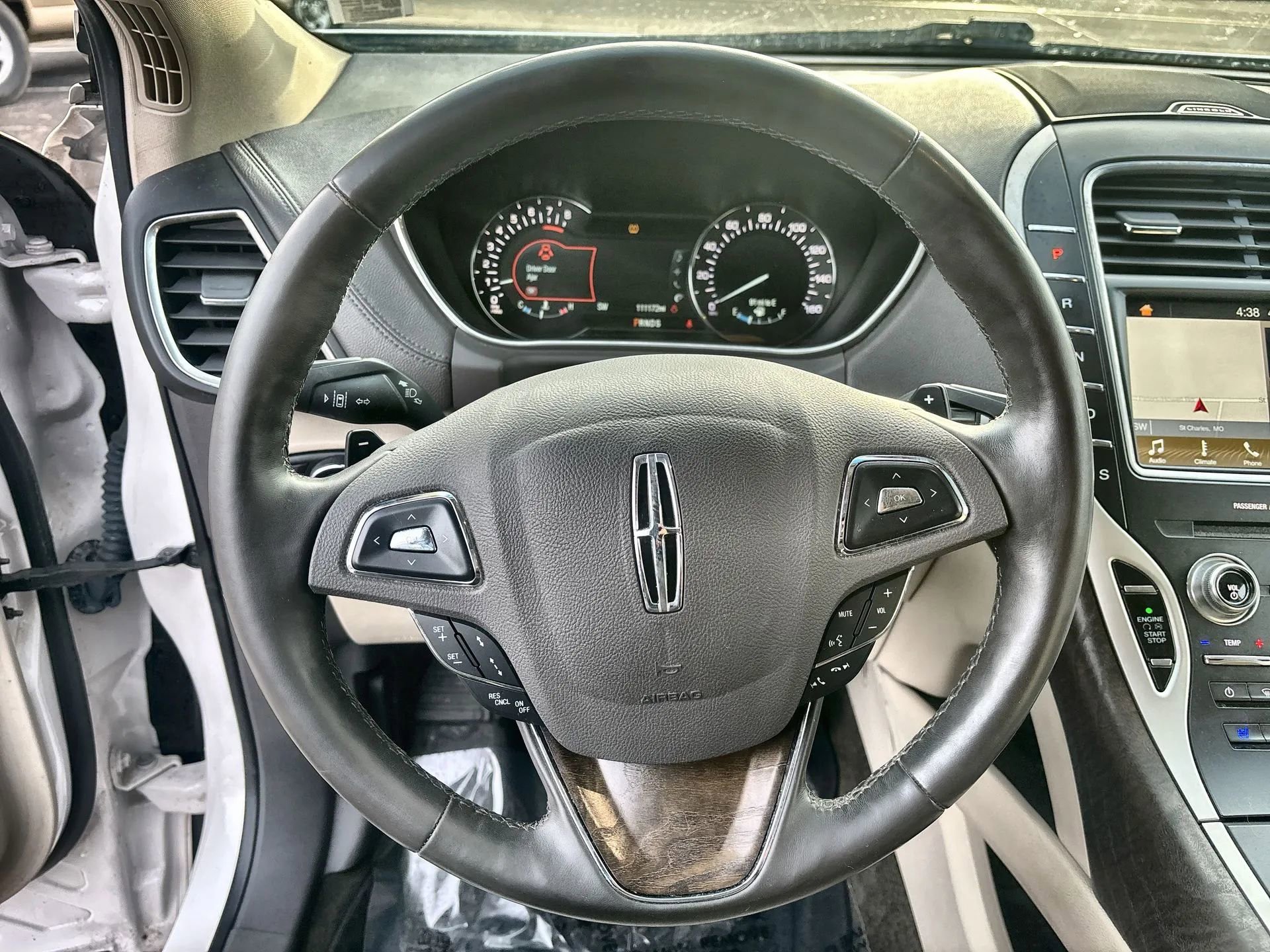 Used 2018 Lincoln MKX Reserve w/ Driver Assistance Package image 11