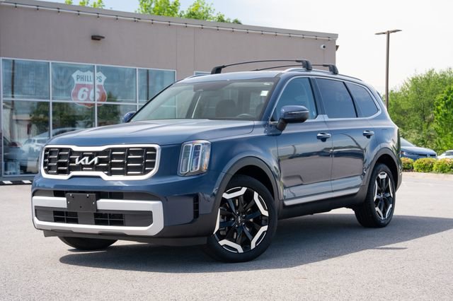 Used 2025 Kia Telluride S AWD/4WD image 2