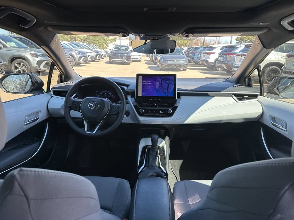 Used 2025 Toyota Corolla SE w/ SE Premium Package FWD image 10