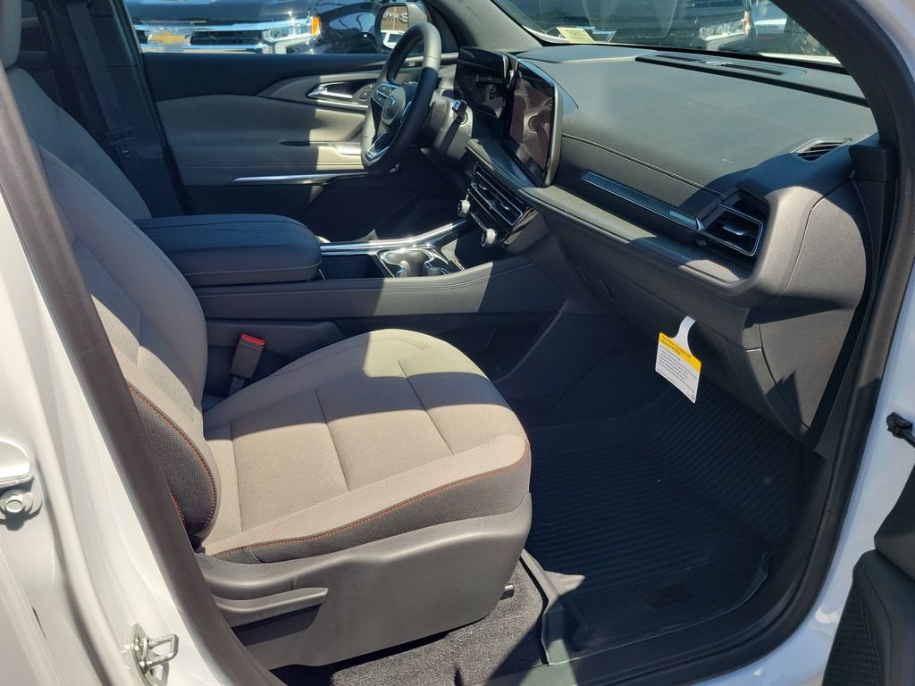 New 2026 Chevrolet Traverse LT w/ Midnight/Sport Edition FWD image 16