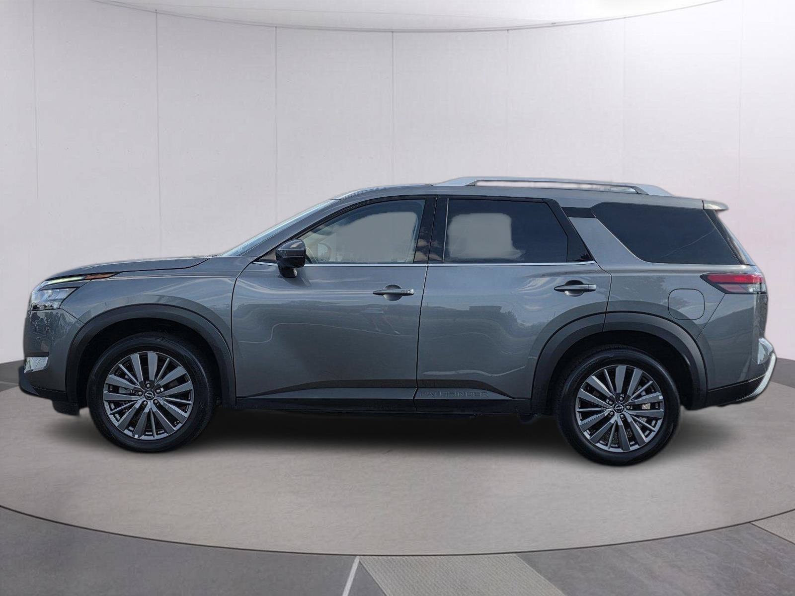 Used 2025 Nissan Pathfinder SL w/ SL Premium Package FWD image 8