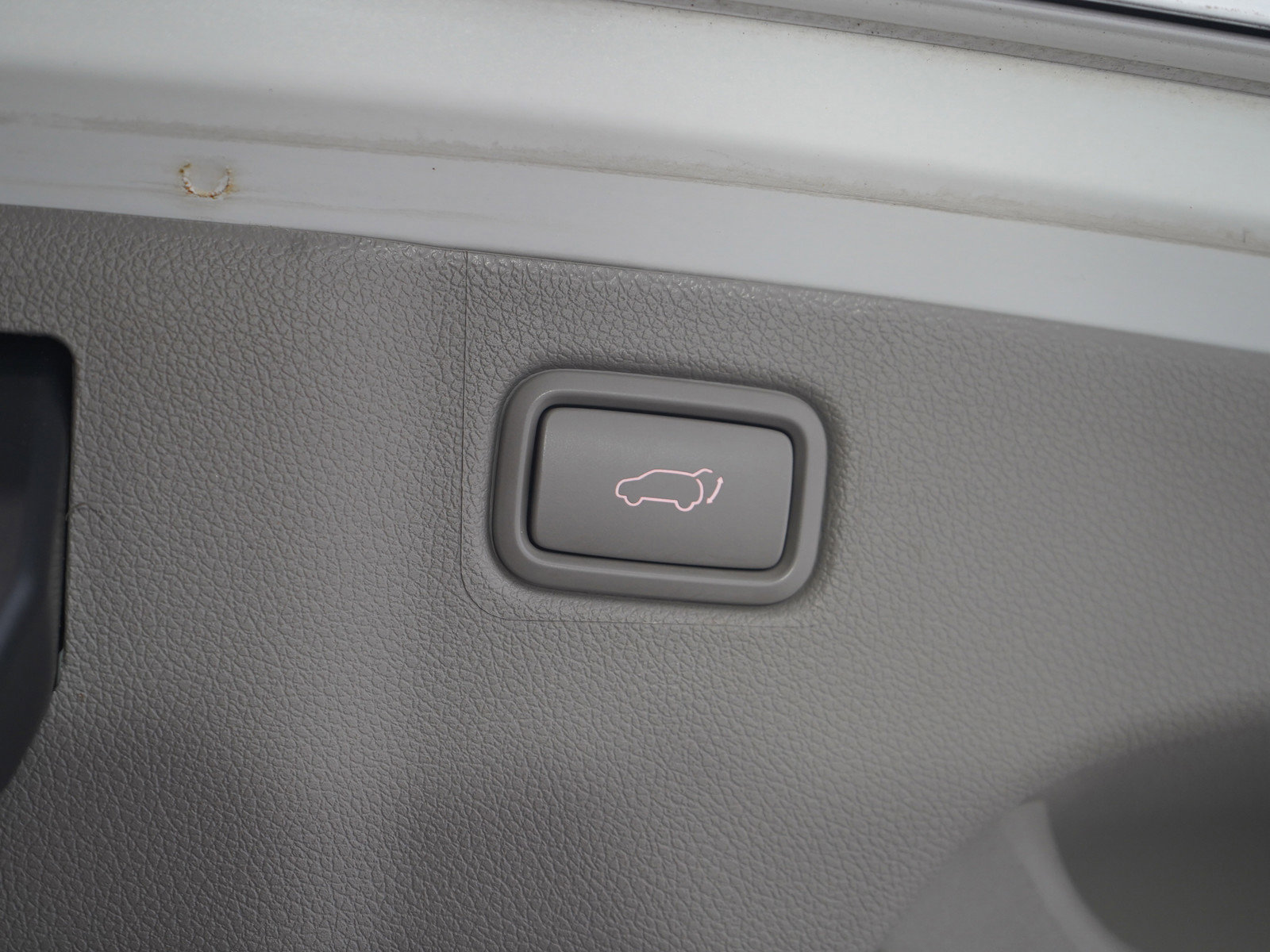 Used 2018 Kia Sedona EX image 12