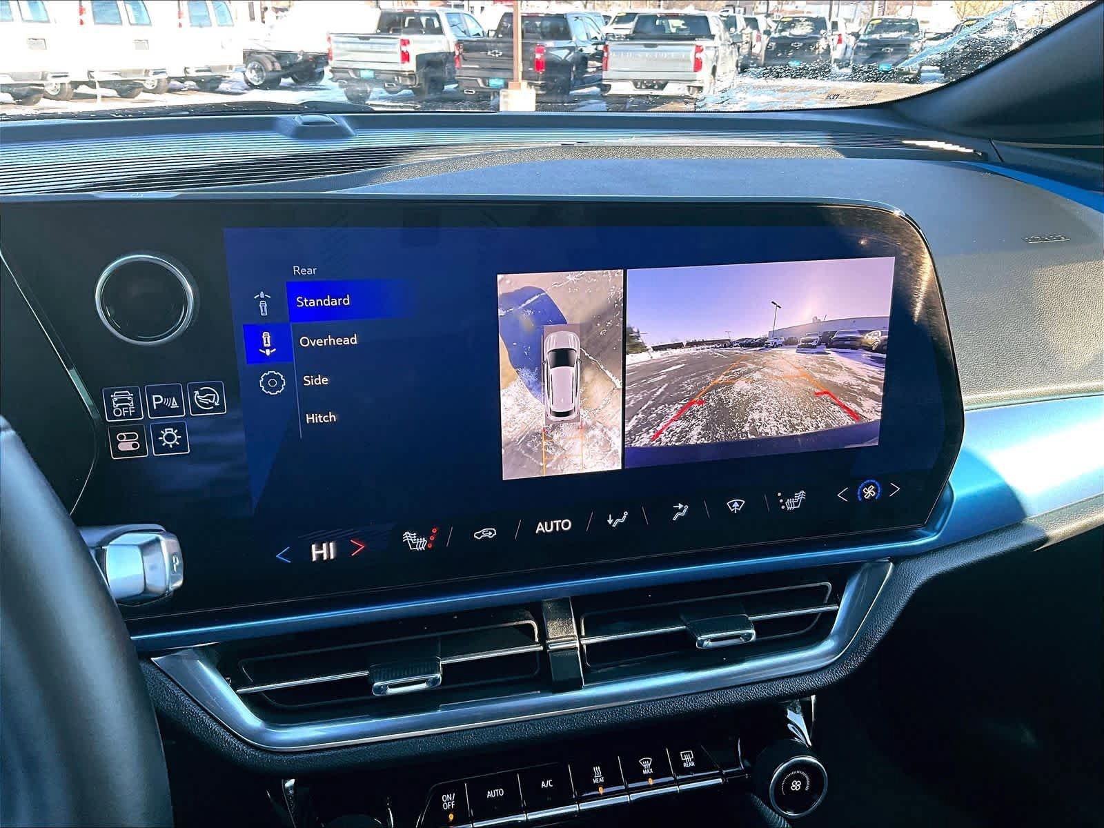 Used 2025 Chevrolet Equinox EV LT w/ Convenience Package FWD image 35