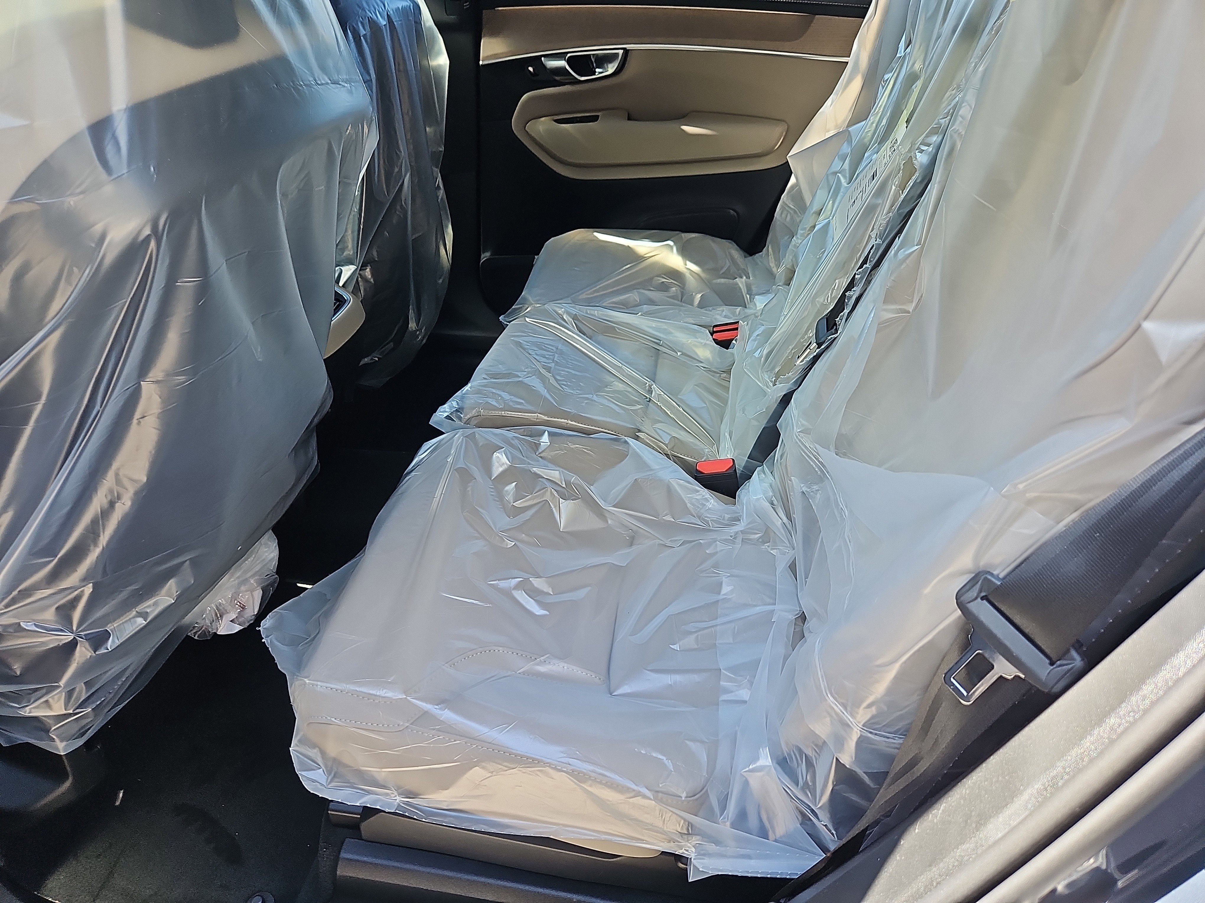 New 2026 Volvo XC90 B6 Plus w/ Protection Package Premier image 21