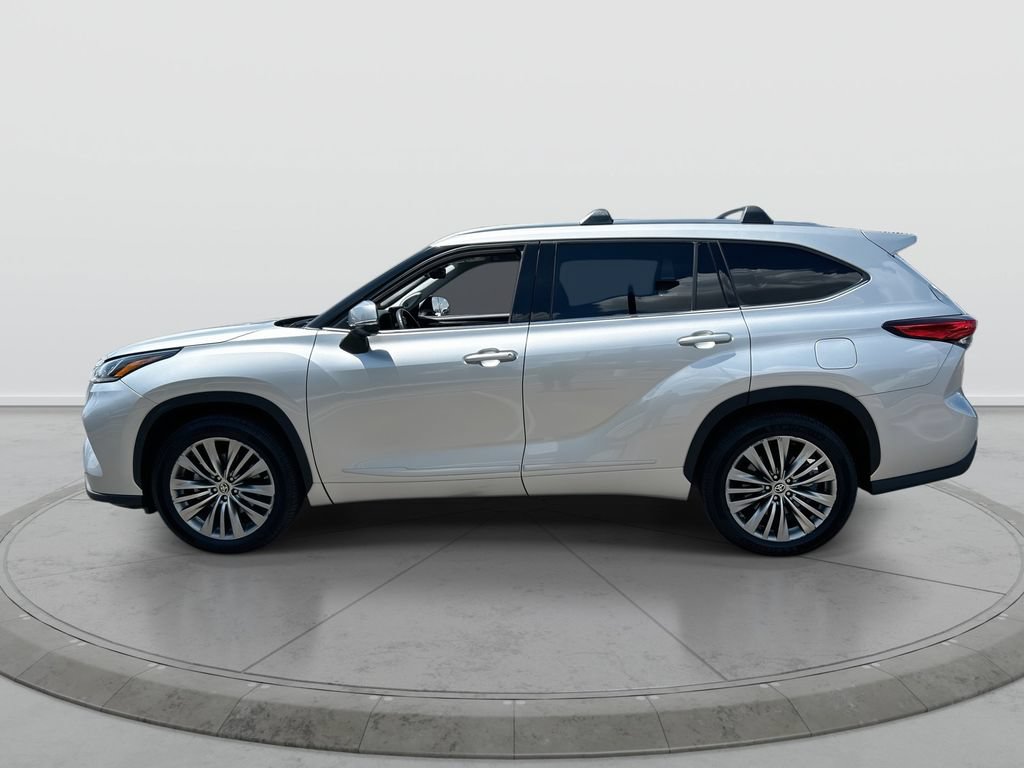 Used 2021 Toyota Highlander Platinum FWD image 5