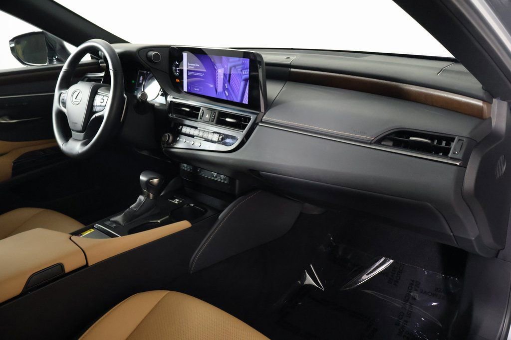 Used 2024 Lexus ES 300h w/ Premium Package image 9