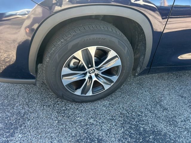 Used 2023 Toyota Highlander XLE image 10