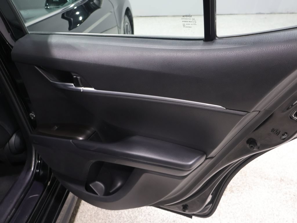 Used 2023 Toyota Camry SE FWD image 21