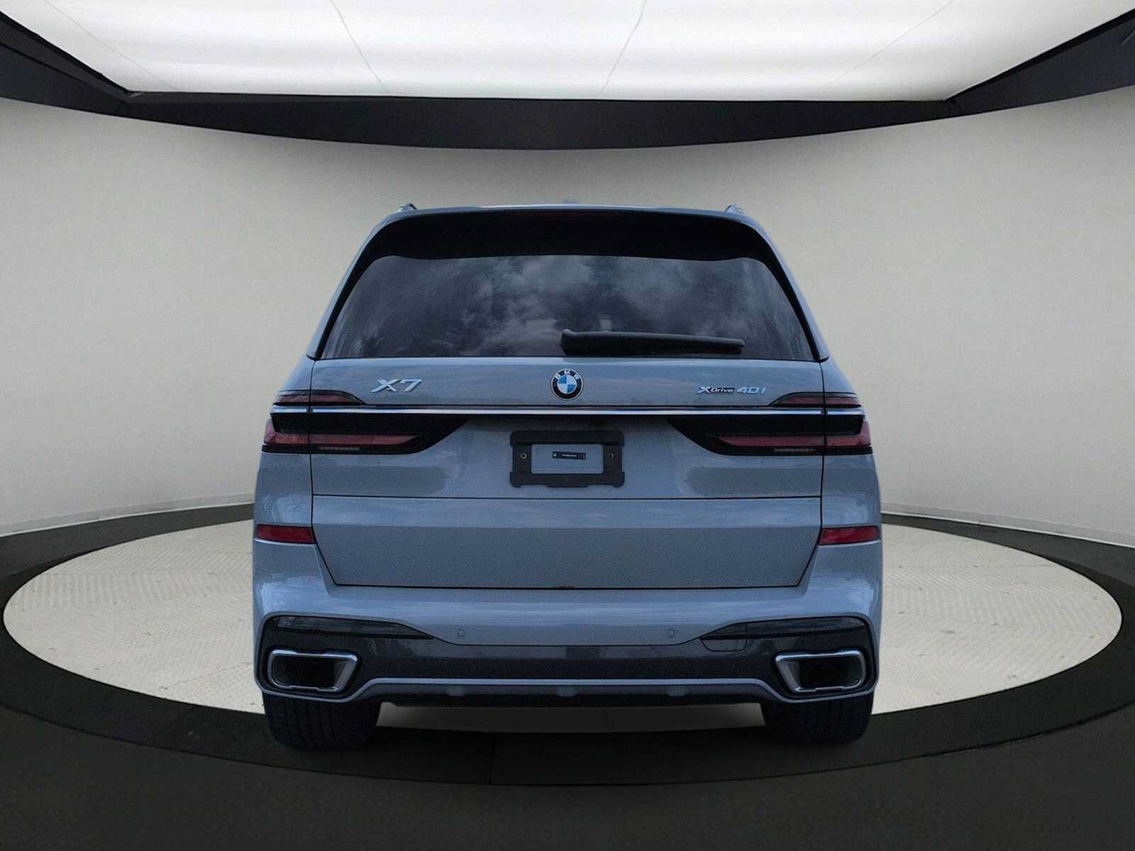 Used 2026 BMW X7 xDrive40i w/ M Sport Package AWD/4WD image 7