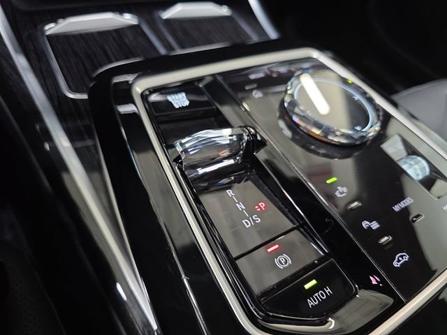 Certified 2025 BMW 740i xDrive AWD/4WD image 21