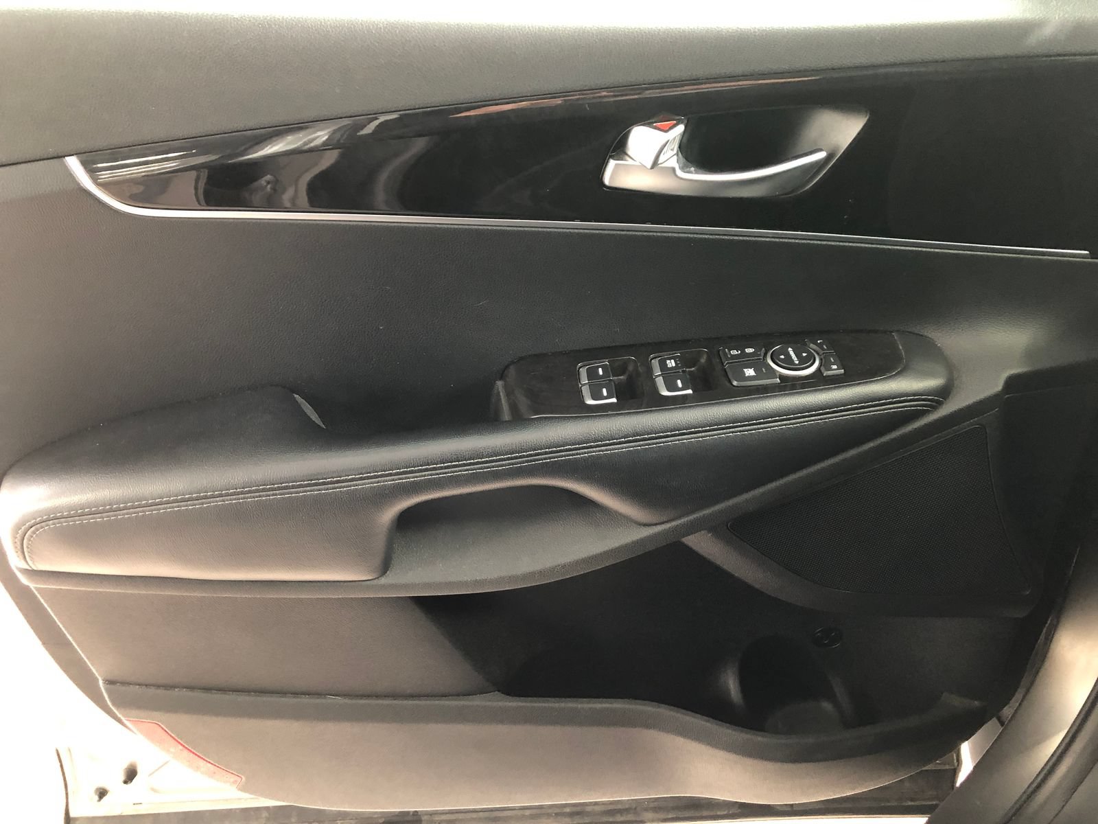 Used 2018 Kia Sorento L FWD image 37