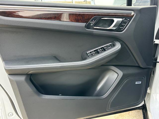 Used 2022 Porsche Macan S image 14