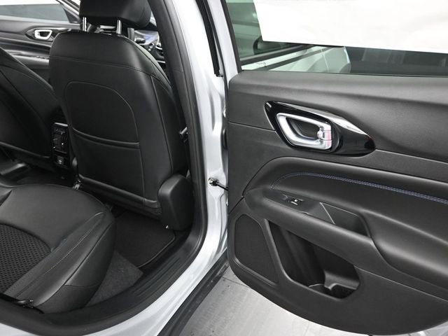 New 2026 Jeep Compass Latitude image 20