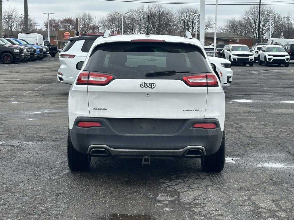 Used 2016 Jeep Cherokee Limited w/ Luxury Group image 5