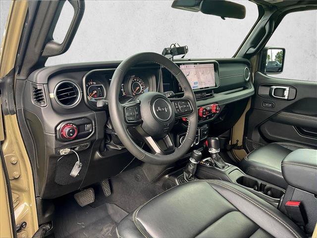 Used 2025 Jeep Gladiator Sport AWD/4WD image 13