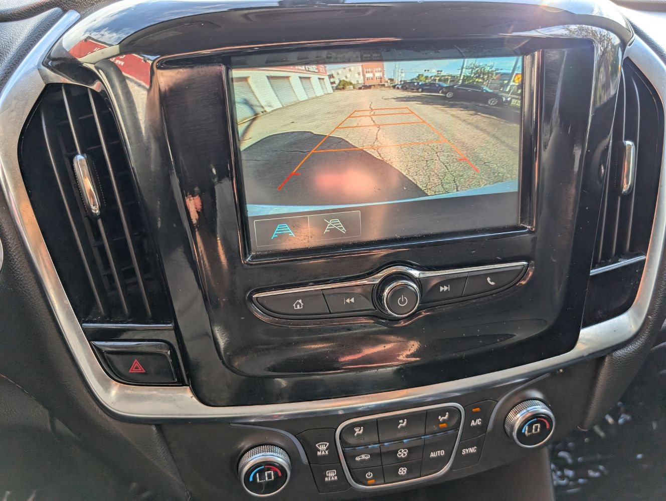Used 2018 Chevrolet Traverse LS FWD image 24