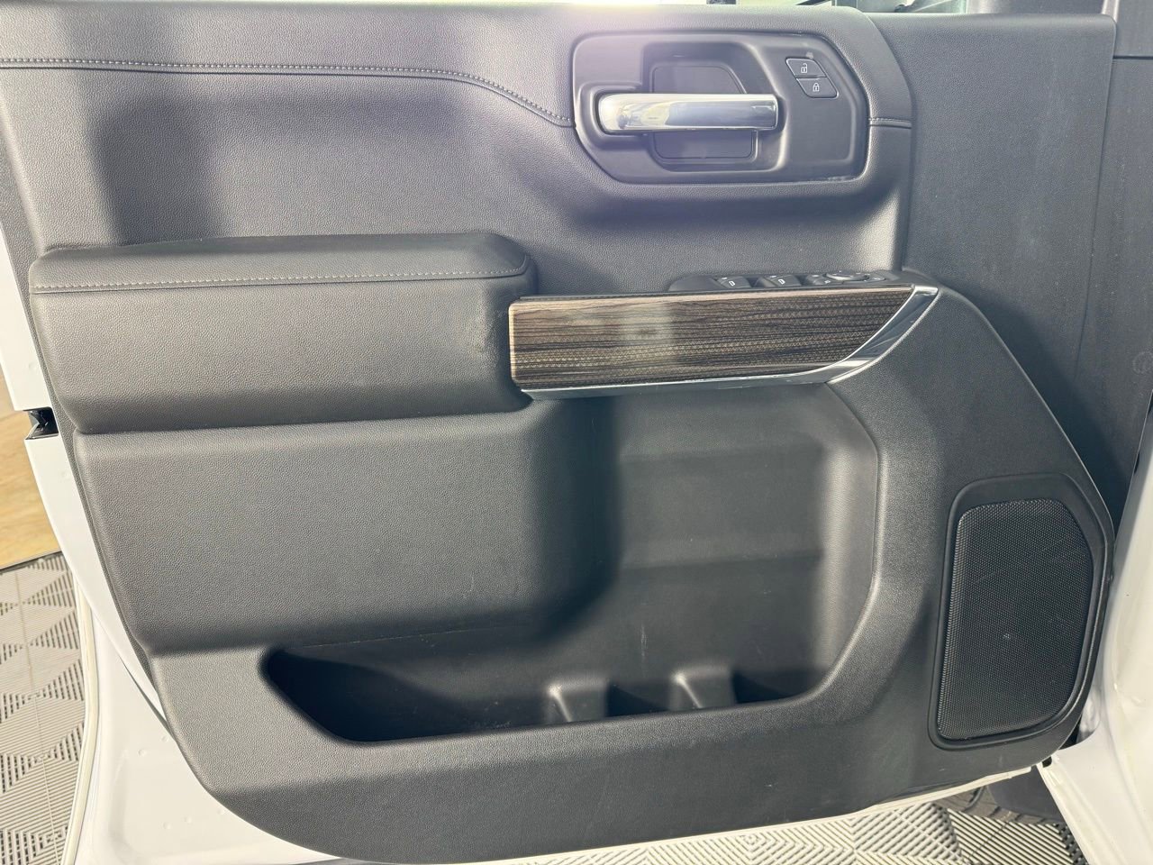 Used 2021 Chevrolet Silverado 2500 LT w/ Fleet Comfort Package image 10