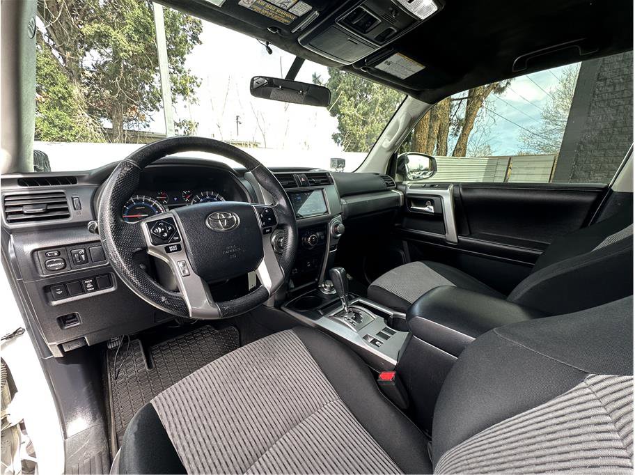 Used 2016 Toyota 4Runner SR5 AWD/4WD image 14