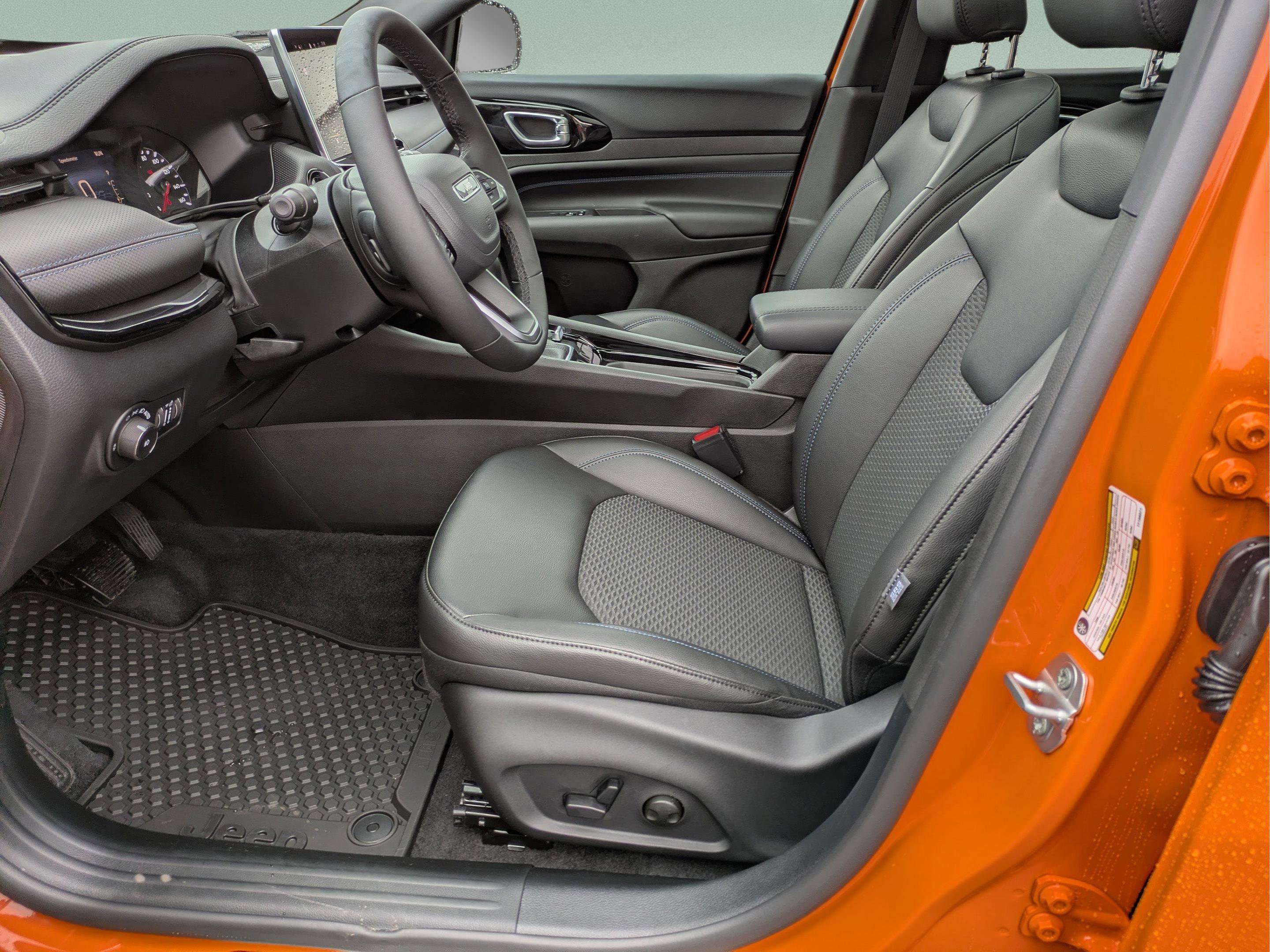 New 2026 Jeep Compass Latitude w/ Sun and Sound Group image 21