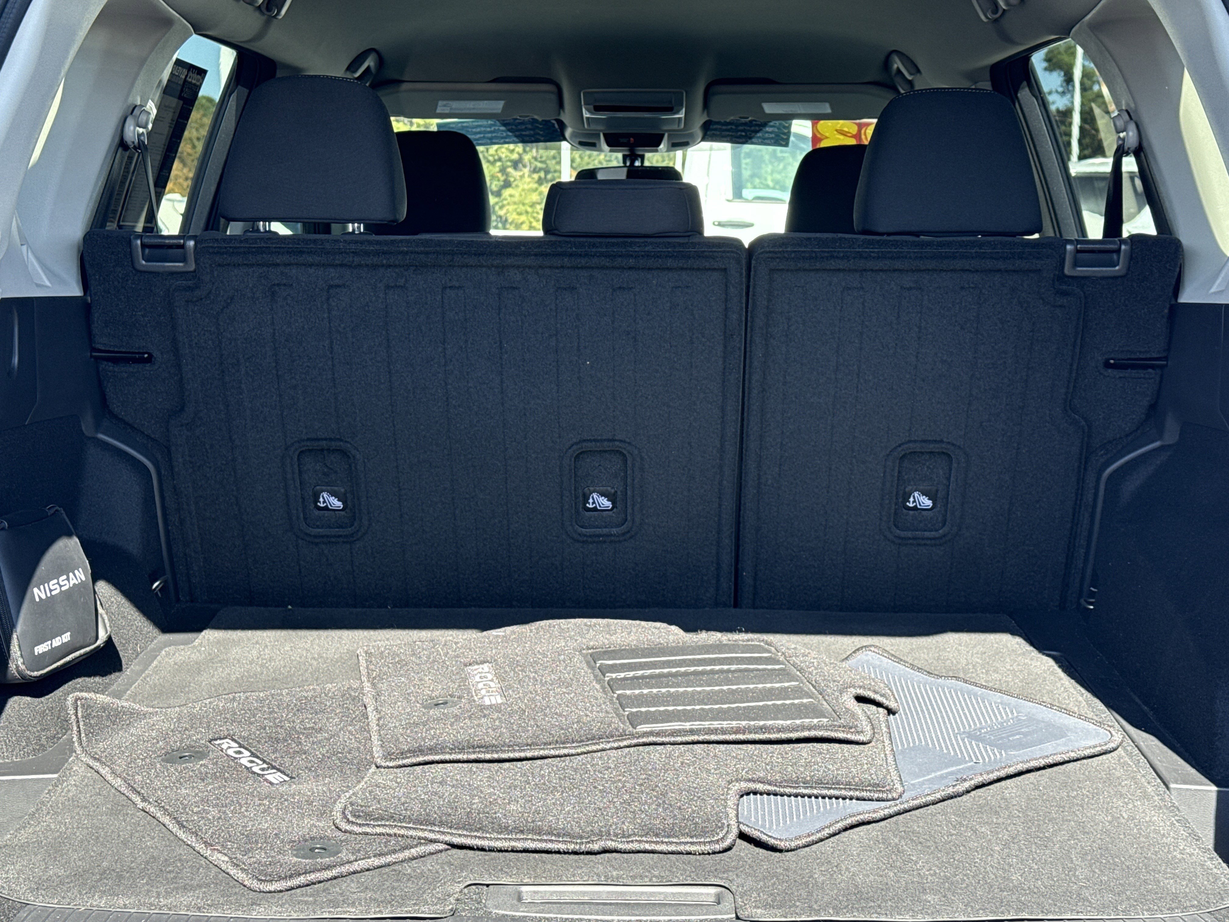 Used 2023 Nissan Rogue S image 30