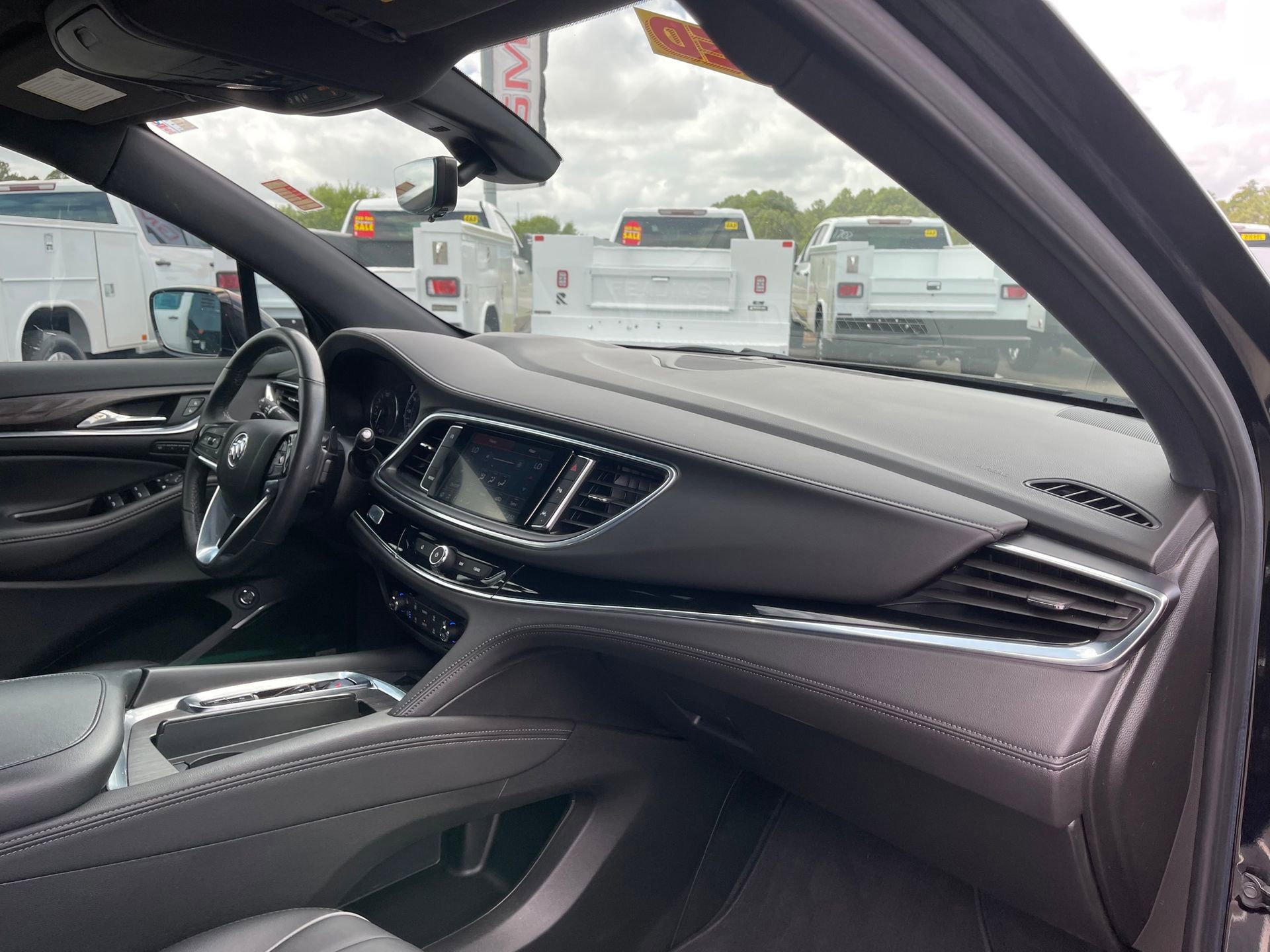 Used 2023 Buick Enclave Avenir w/ Avenir Technology Package image 29