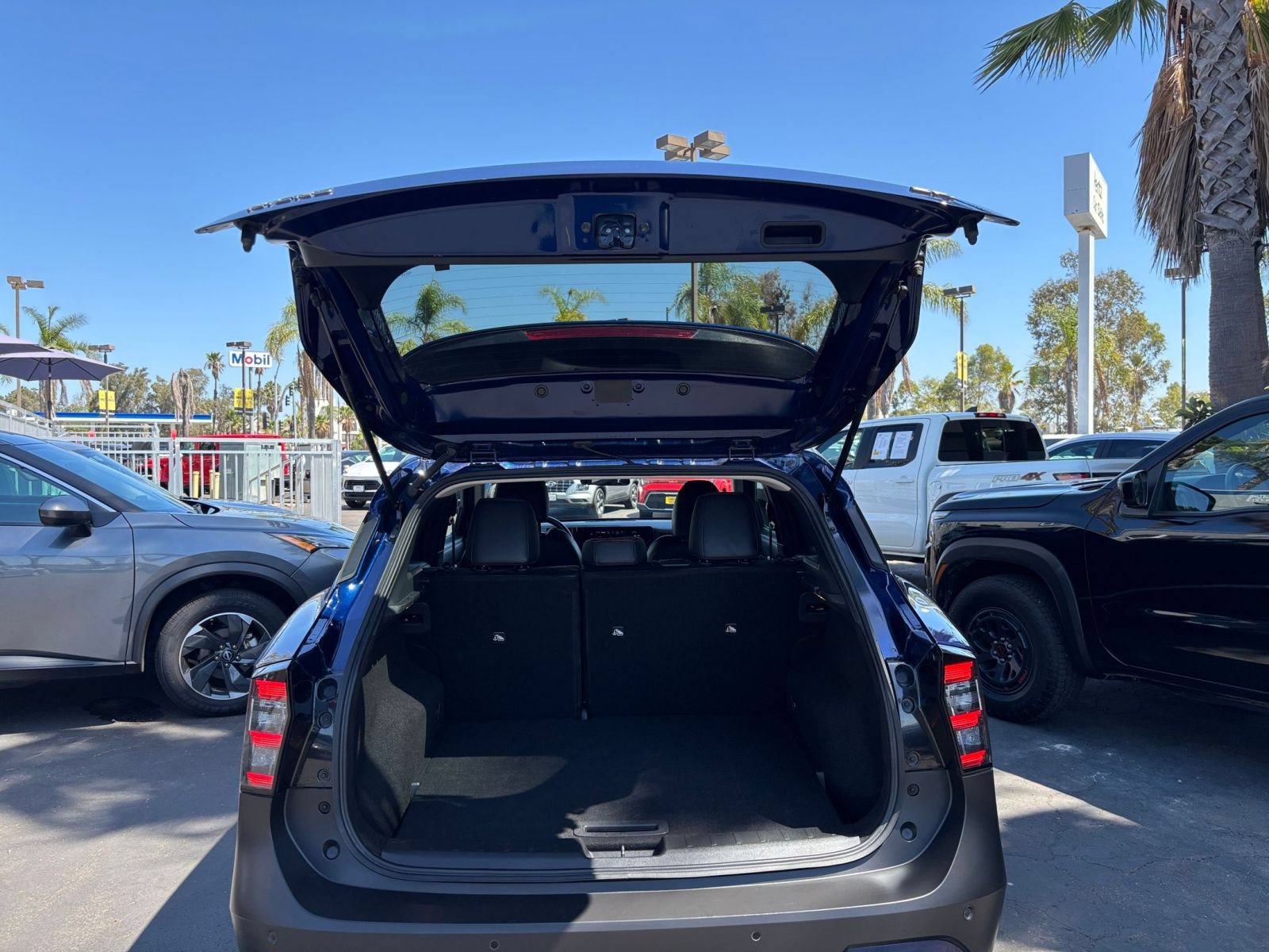 Used 2026 Nissan Kicks SR FWD image 29
