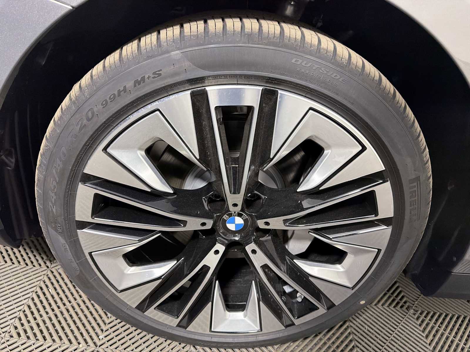New 2026 BMW 530i xDrive w/ Premium Package image 10
