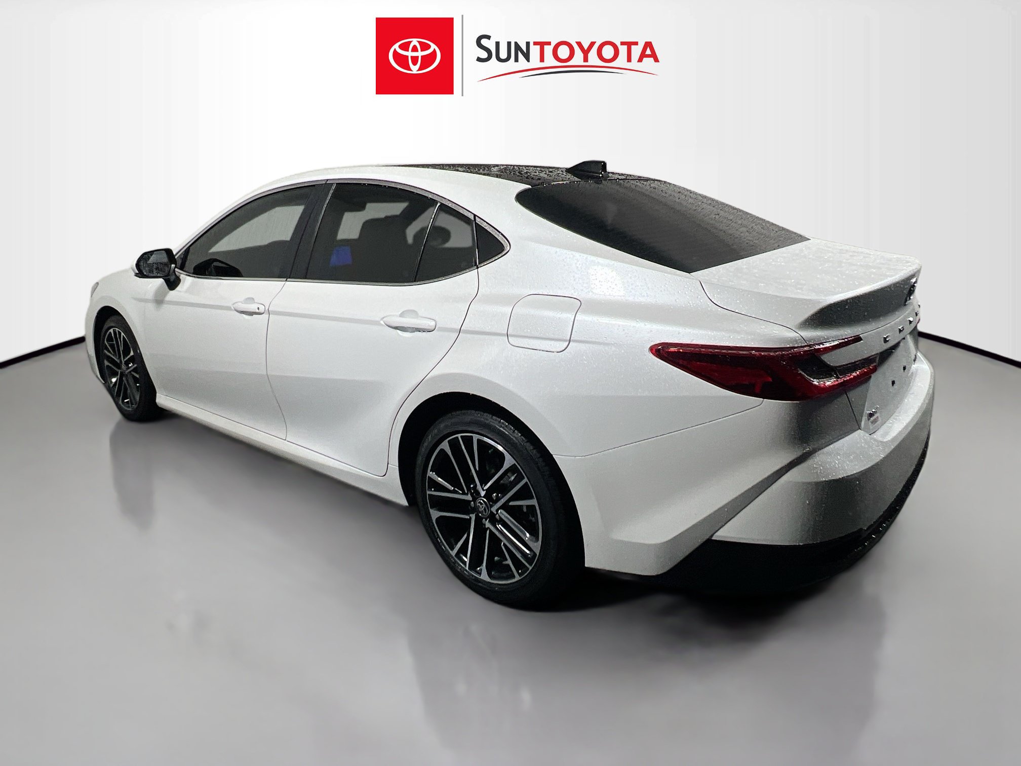 Used 2025 Toyota Camry XLE FWD image 6