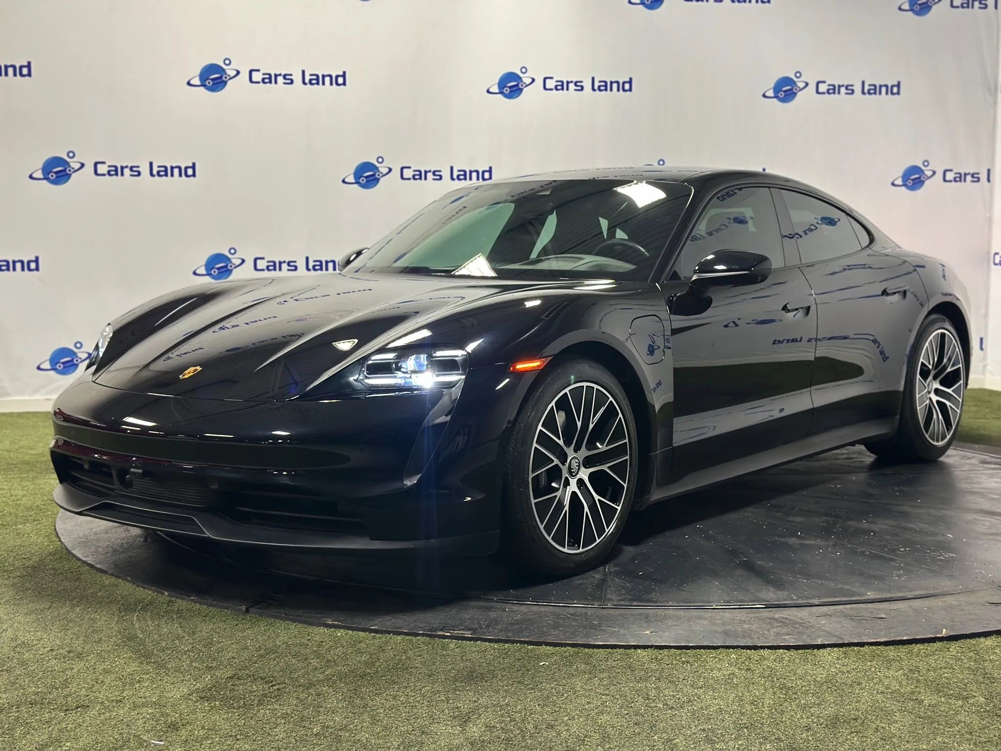 Used 2022 Porsche Taycan image 6