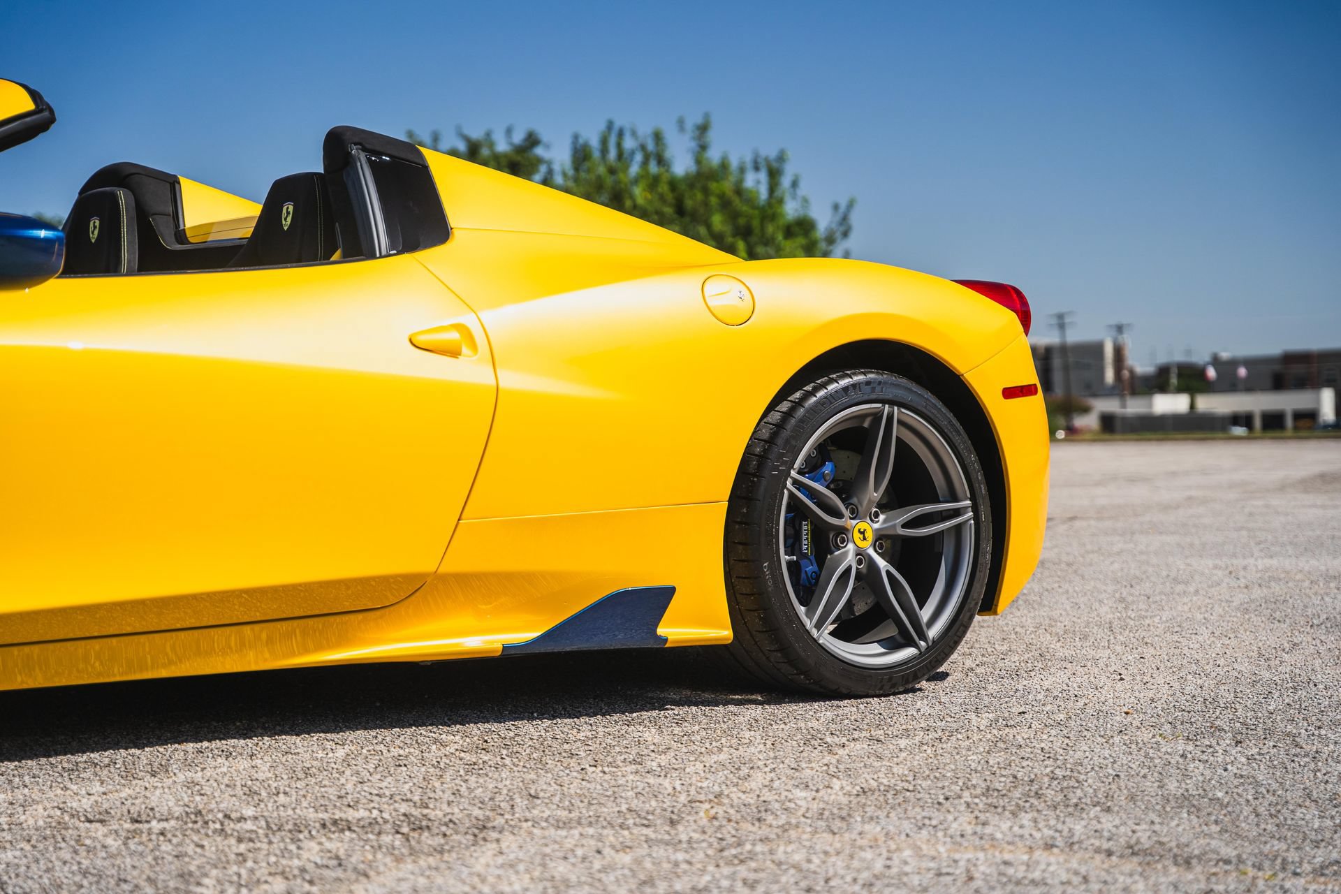 Used 2015 Ferrari 458 Speciale A RWD image 5