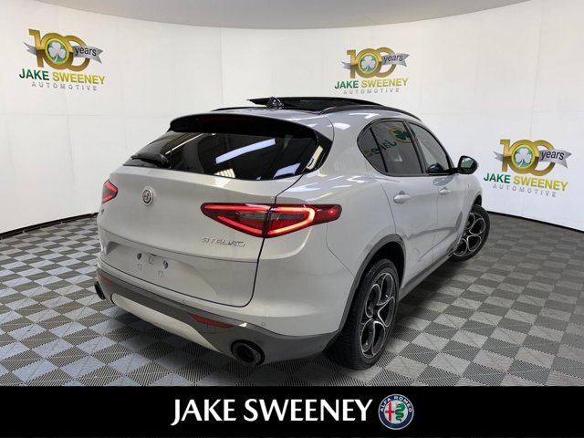 Used 2023 Alfa Romeo Stelvio Ti AWD/4WD image 10