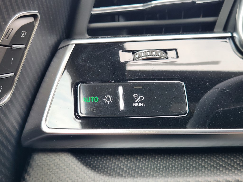 New 2027 Audi RS Q8 performance AWD/4WD image 24